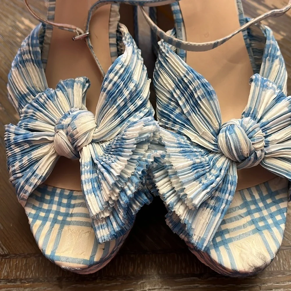 Loeffler Randall step out